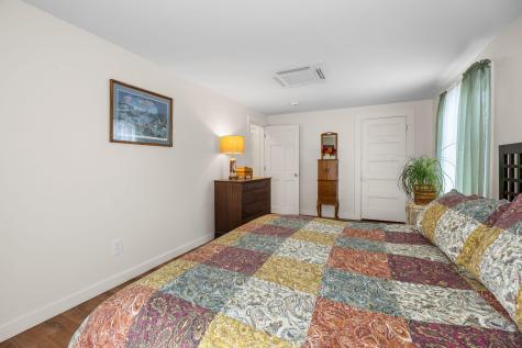 16 Town Neck Road Sandwich MA 02563