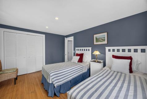 16 Jetty Lane Falmouth MA 02540