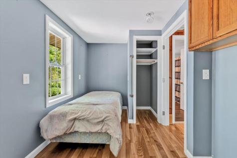 40 Lakeview Boulevard Plymouth MA 02360
