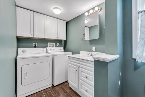 40 Lakeview Boulevard Plymouth MA 02360