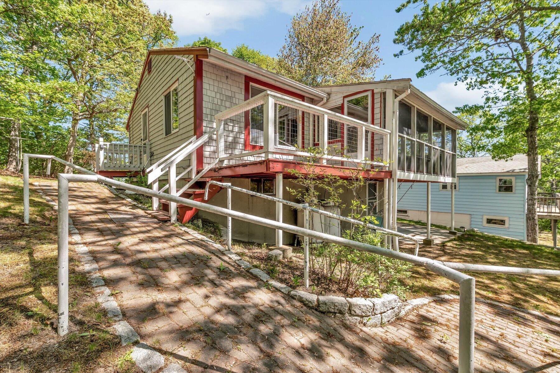 40 Lakeview Boulevard Plymouth MA 02360