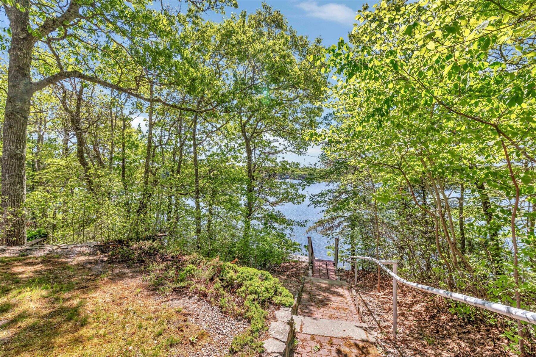 40 Lakeview Boulevard Plymouth MA 02360