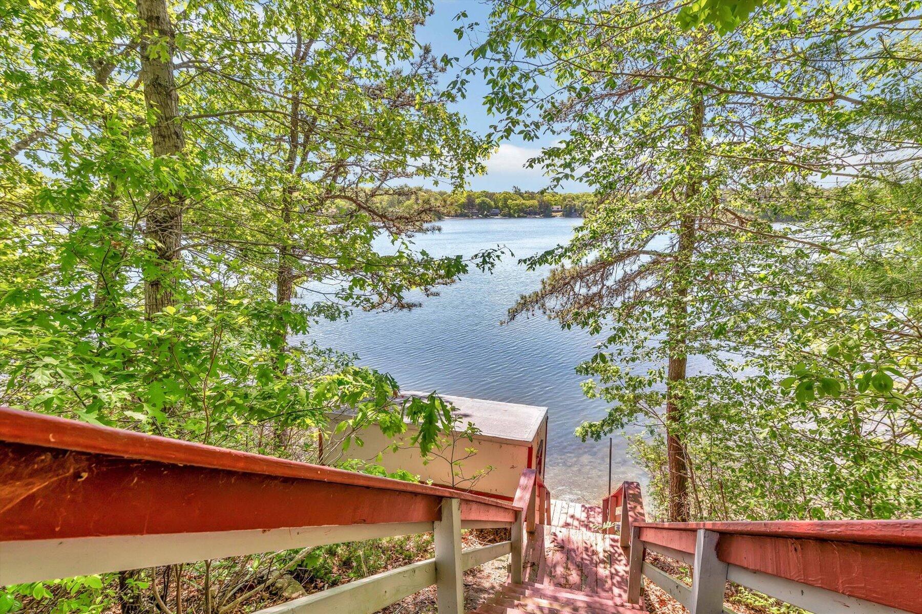 40 Lakeview Boulevard Plymouth MA 02360
