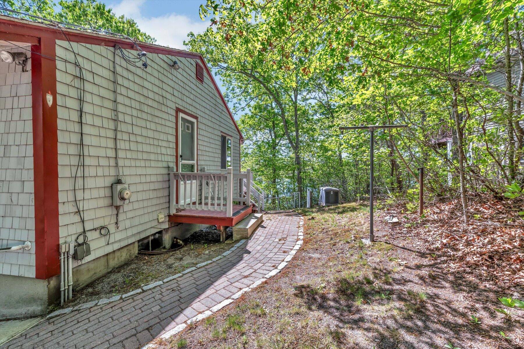 40 Lakeview Boulevard Plymouth MA 02360