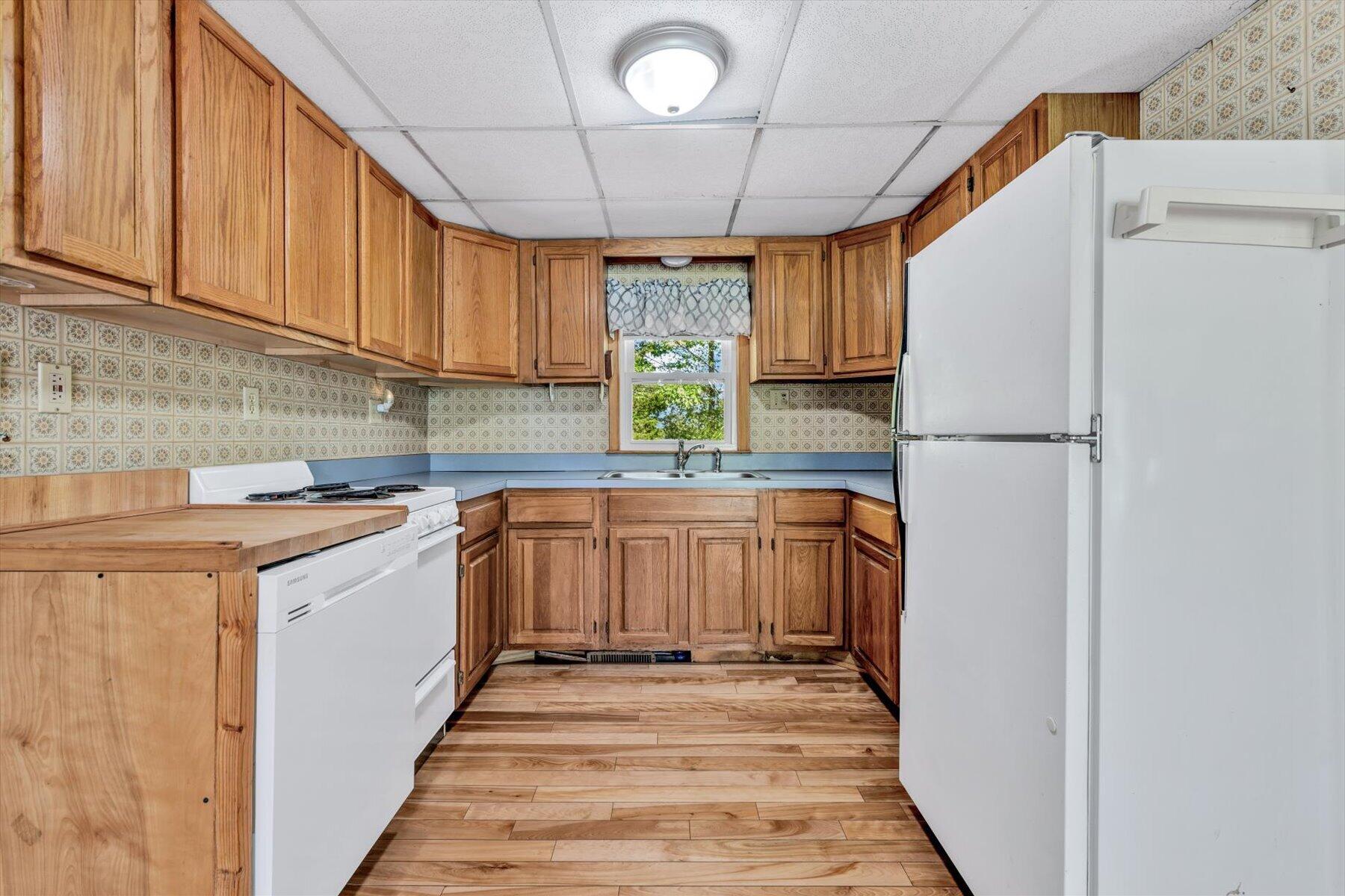 40 Lakeview Boulevard Plymouth MA 02360