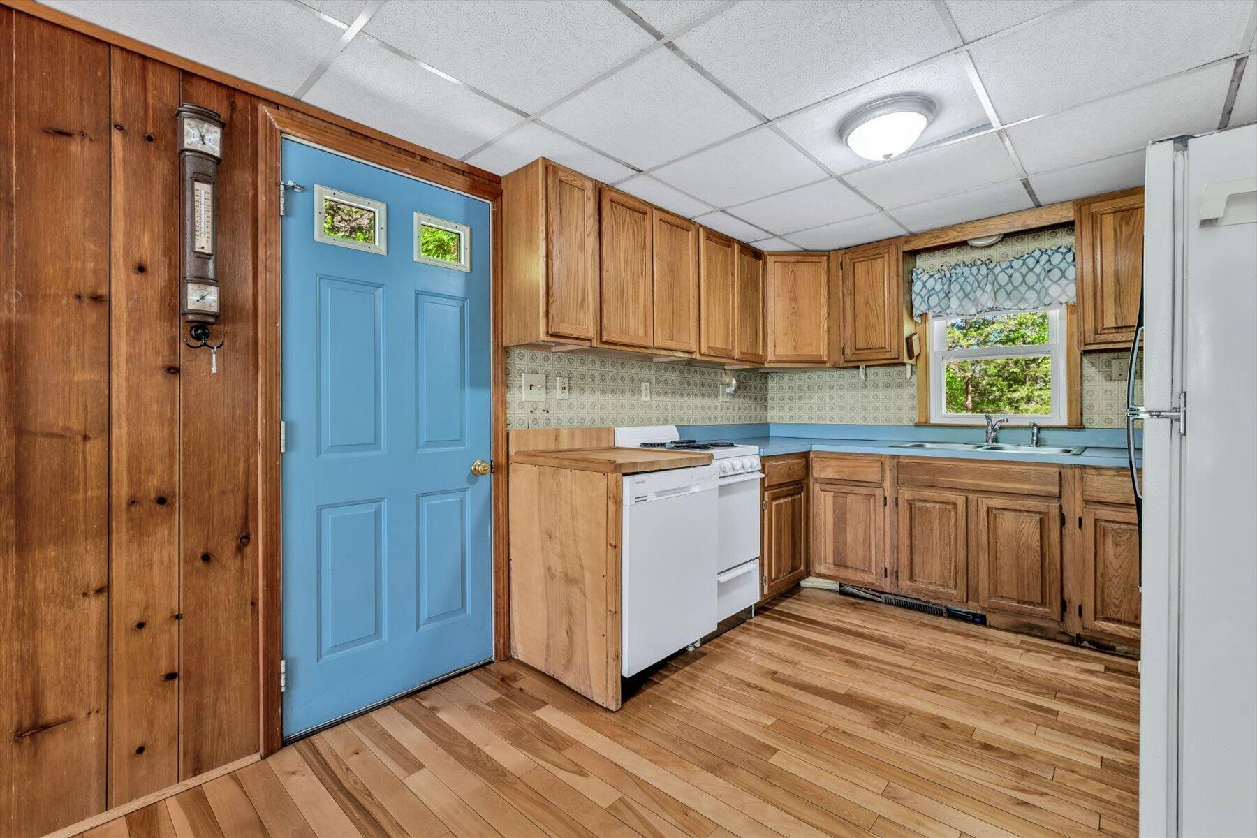 40 Lakeview Boulevard Plymouth MA 02360