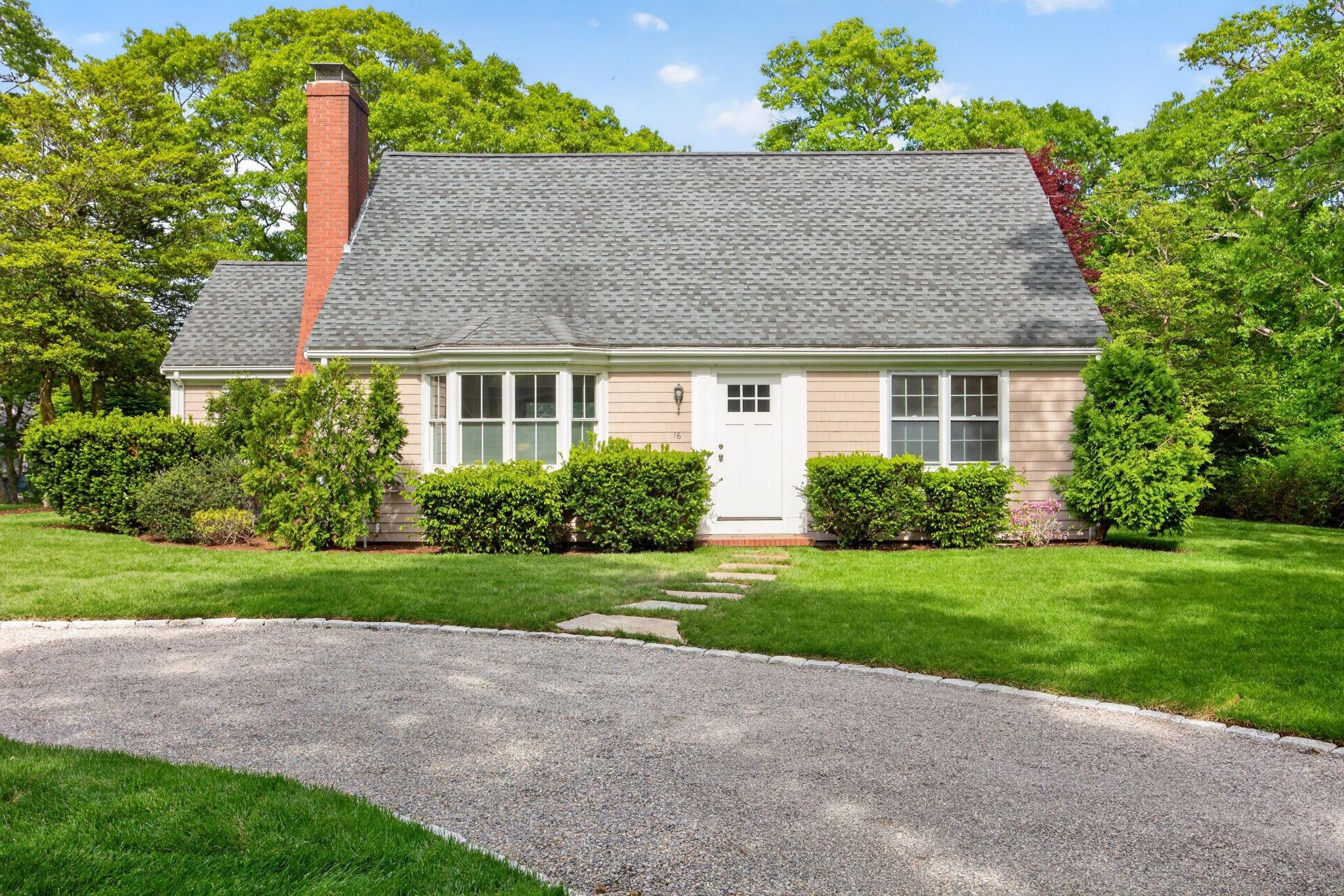 16 Maple Road Centerville MA 02632