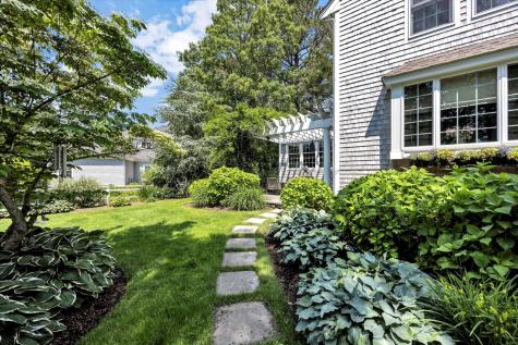 77 The Heights Mashpee MA 02649