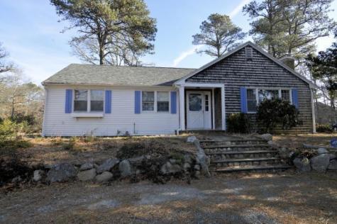 19 Seamans Lane Brewster MA 02631