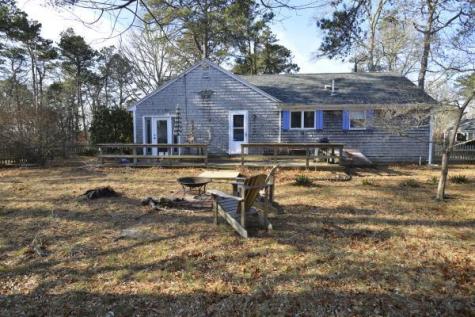 19 Seamans Lane Brewster MA 02631