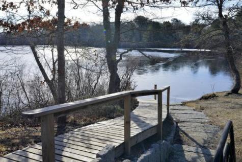 19 Seamans Lane Brewster MA 02631