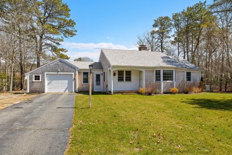17 Touraine Way Yarmouth MA 02664