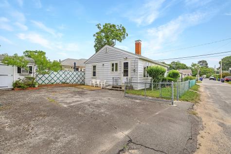 17 Swift Avenue Wareham MA 02571