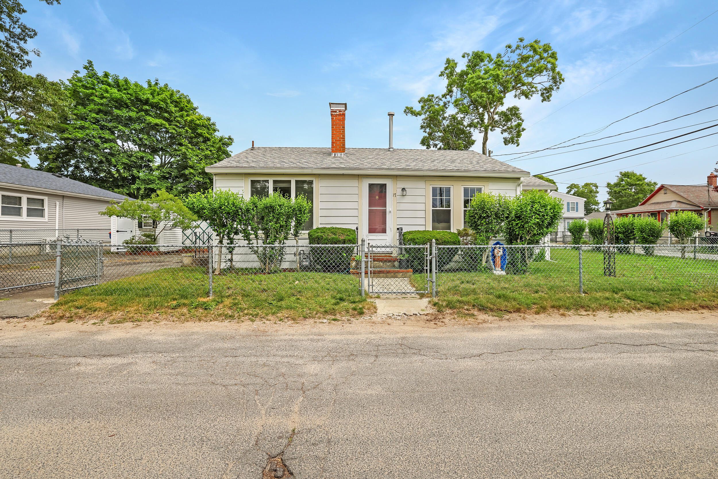 17 Swift Avenue Wareham MA 02571