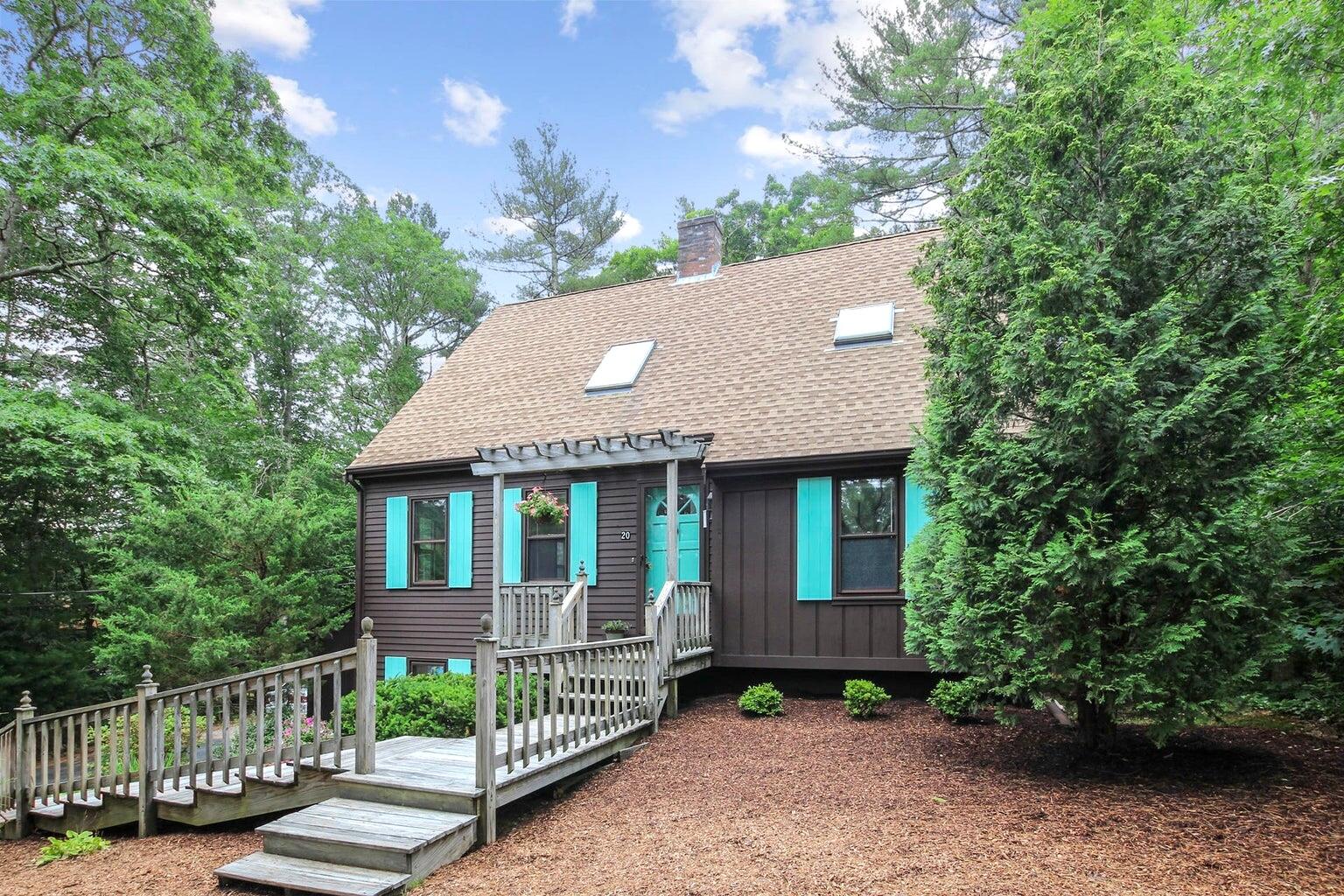 20 Lakewood Drive Mashpee MA 02649