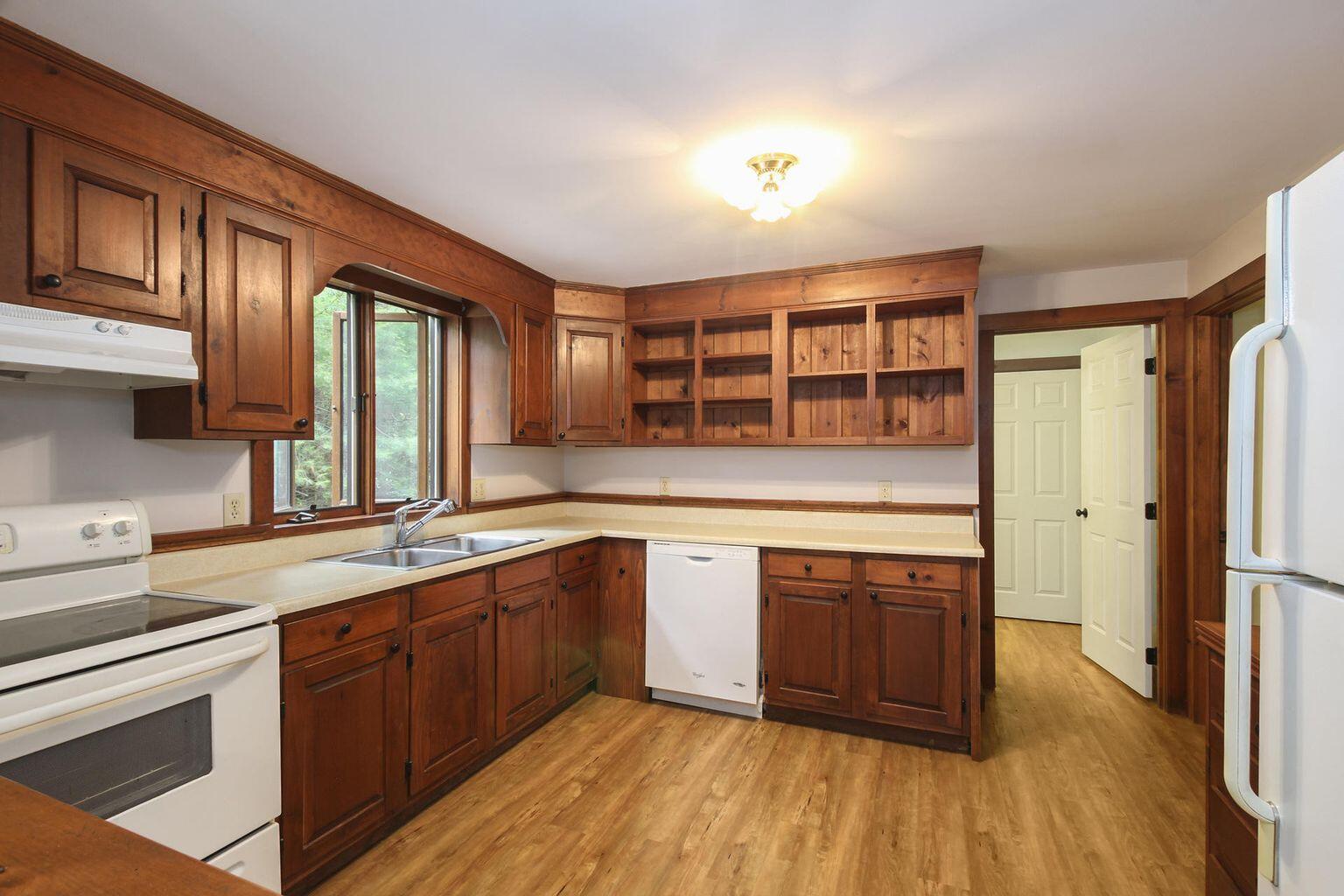 20 Lakewood Drive Mashpee MA 02649