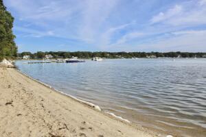 49 Street Marks Road Falmouth MA 02540