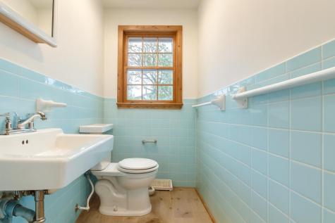 49 Street Marks Road Falmouth MA 02540