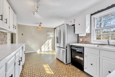 26 Rainbow Lane Mashpee MA 02649