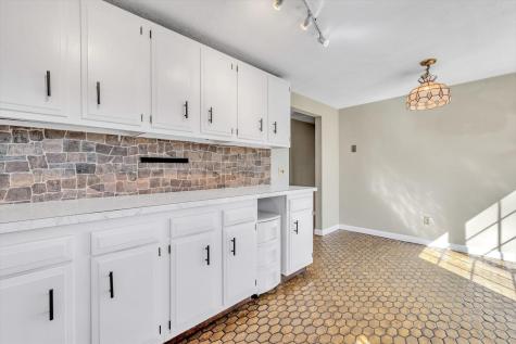 26 Rainbow Lane Mashpee MA 02649