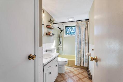 26 Rainbow Lane Mashpee MA 02649