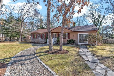 26 Rainbow Lane Mashpee MA 02649