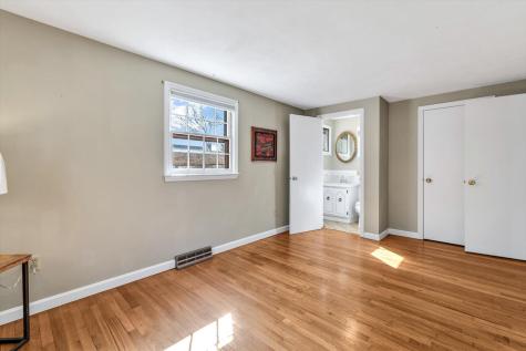 26 Rainbow Lane Mashpee MA 02649