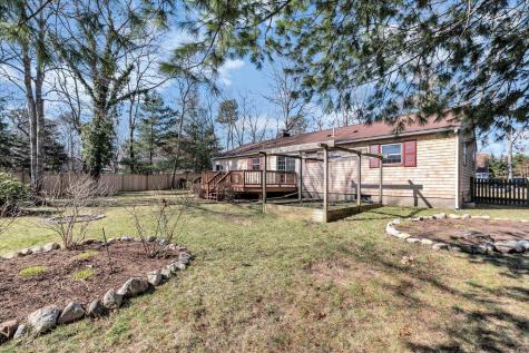 26 Rainbow Lane Mashpee MA 02649