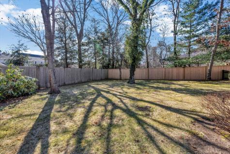 26 Rainbow Lane Mashpee MA 02649