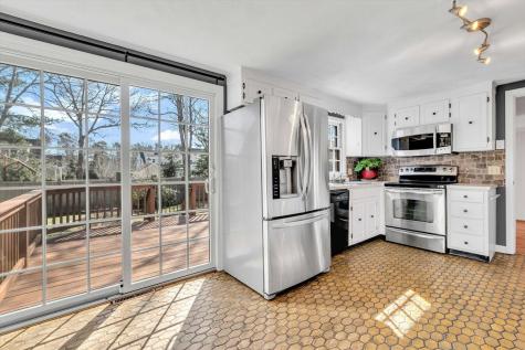 26 Rainbow Lane Mashpee MA 02649