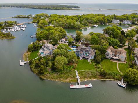 8 Bowsprit Point Mashpee MA 02649