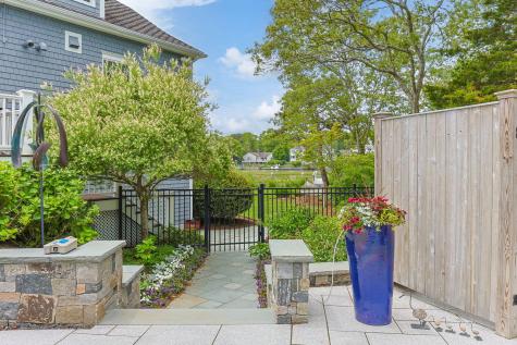 8 Bowsprit Point Mashpee MA 02649