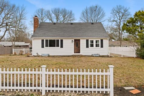 8 Nobby Lane Yarmouth MA 02673