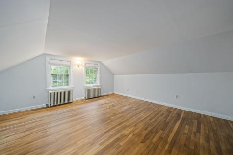 42 Old Barnstable Road Falmouth MA 02536