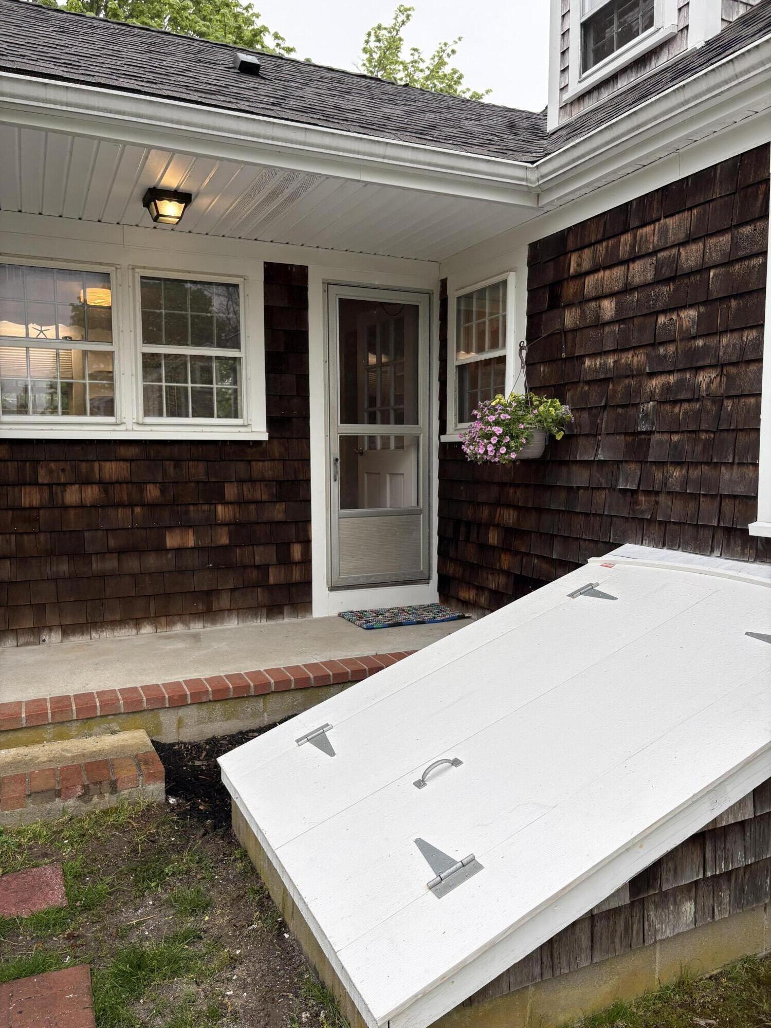 42 Old Barnstable Road Falmouth MA 02536