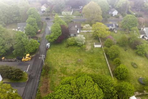 42 Old Barnstable Road Falmouth MA 02536