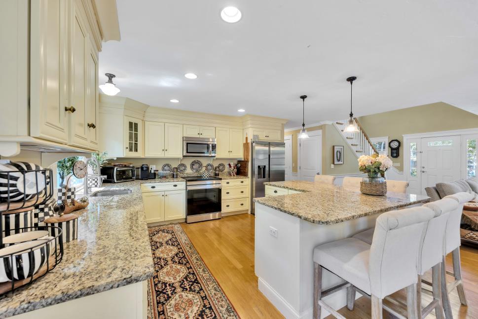 146 James Circle Mashpee MA 02649
