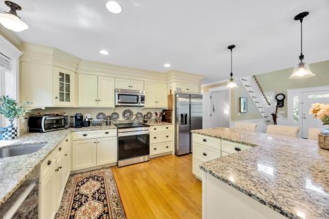 146 James Circle Mashpee MA 02649