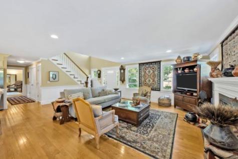 146 James Circle Mashpee MA 02649