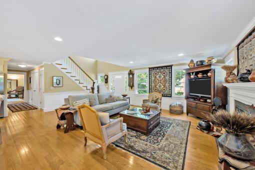 146 James Circle Mashpee MA 02649