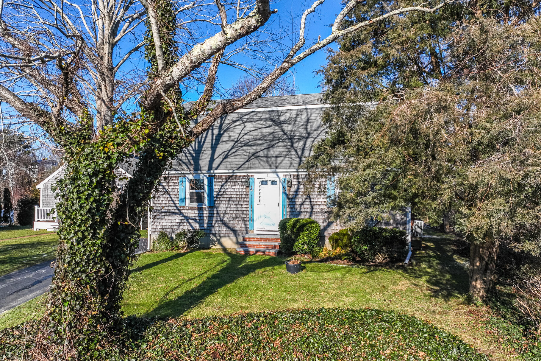 21 Dexter Avenue Sandwich MA 02563