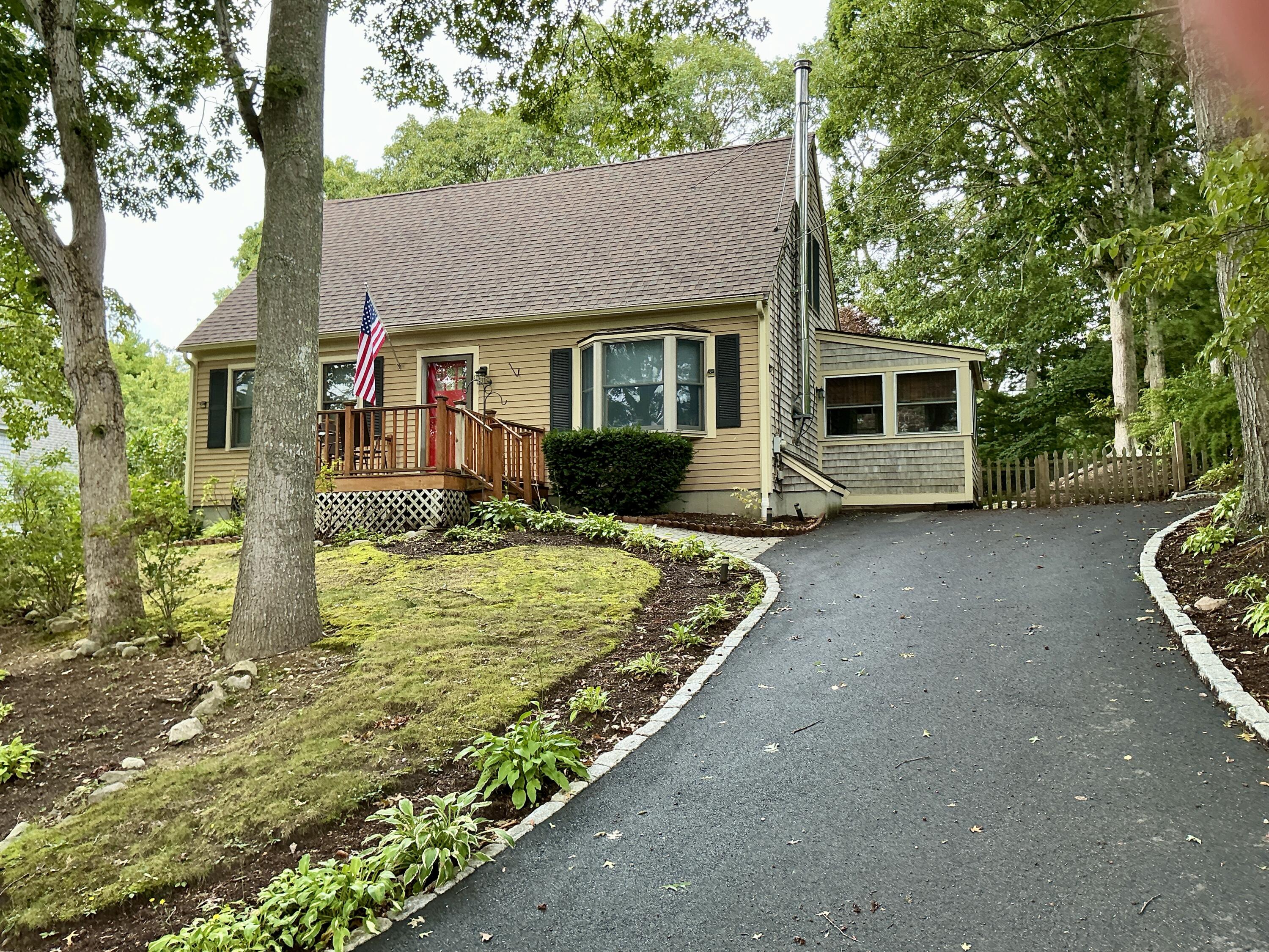 17 Mohawk Road Mashpee MA 02649