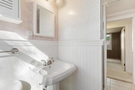 6 Stanley Place Barnstable MA 02601