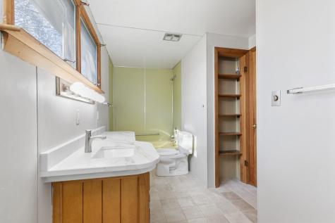 6 Stanley Place Barnstable MA 02601
