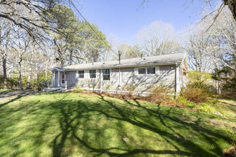 6 Stanley Place Barnstable MA 02601