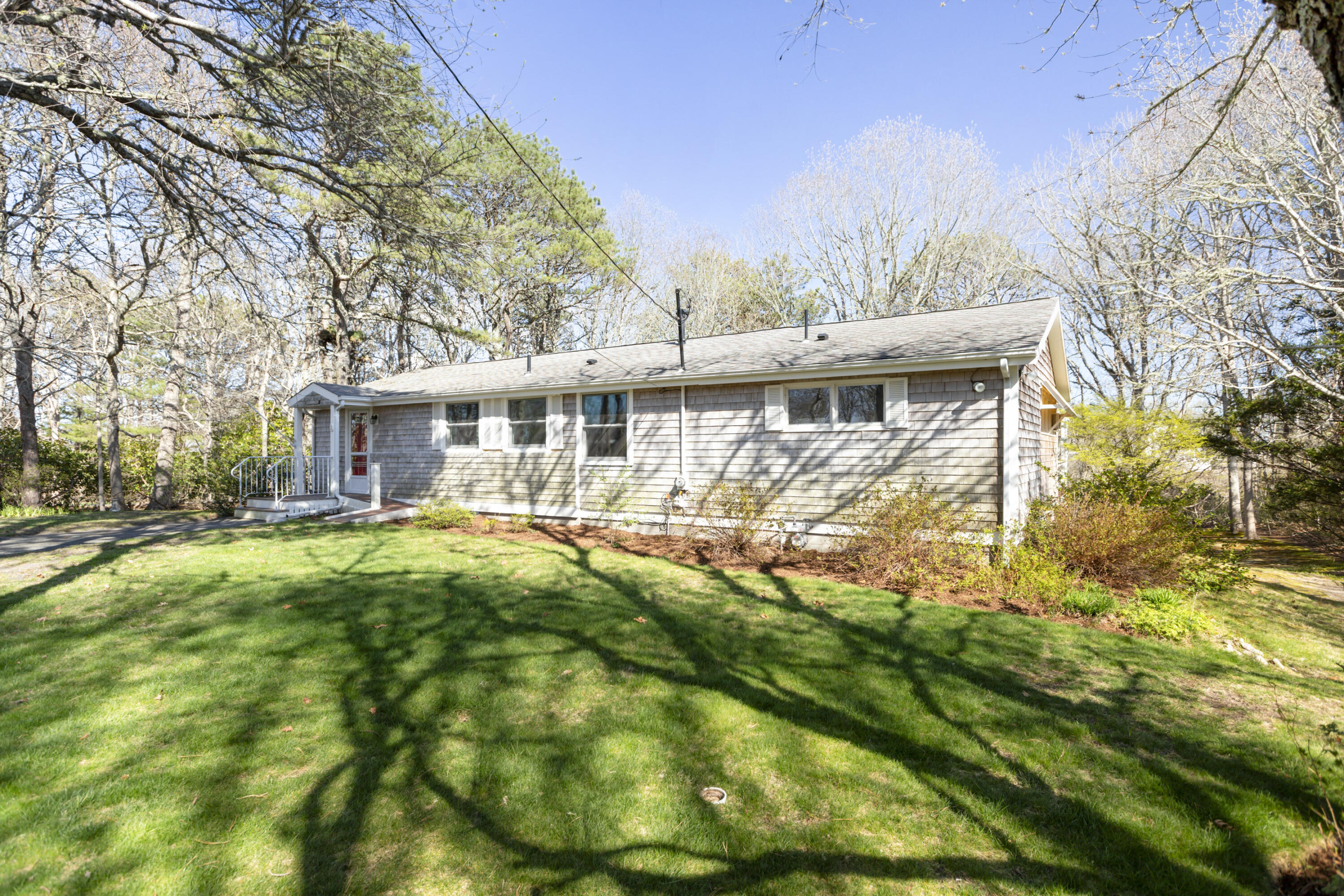 6 Stanley Place Barnstable MA 02601