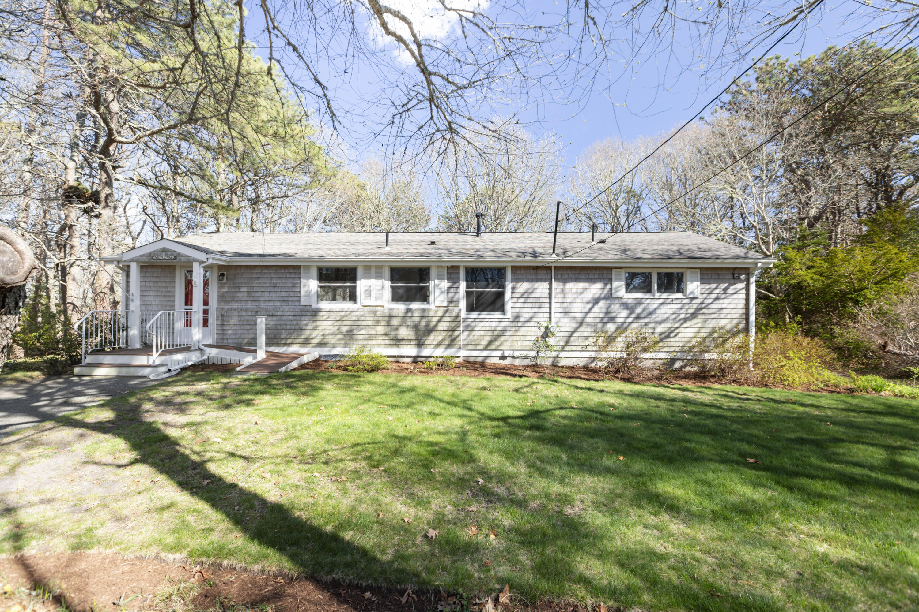 6 Stanley Place Barnstable MA 02601