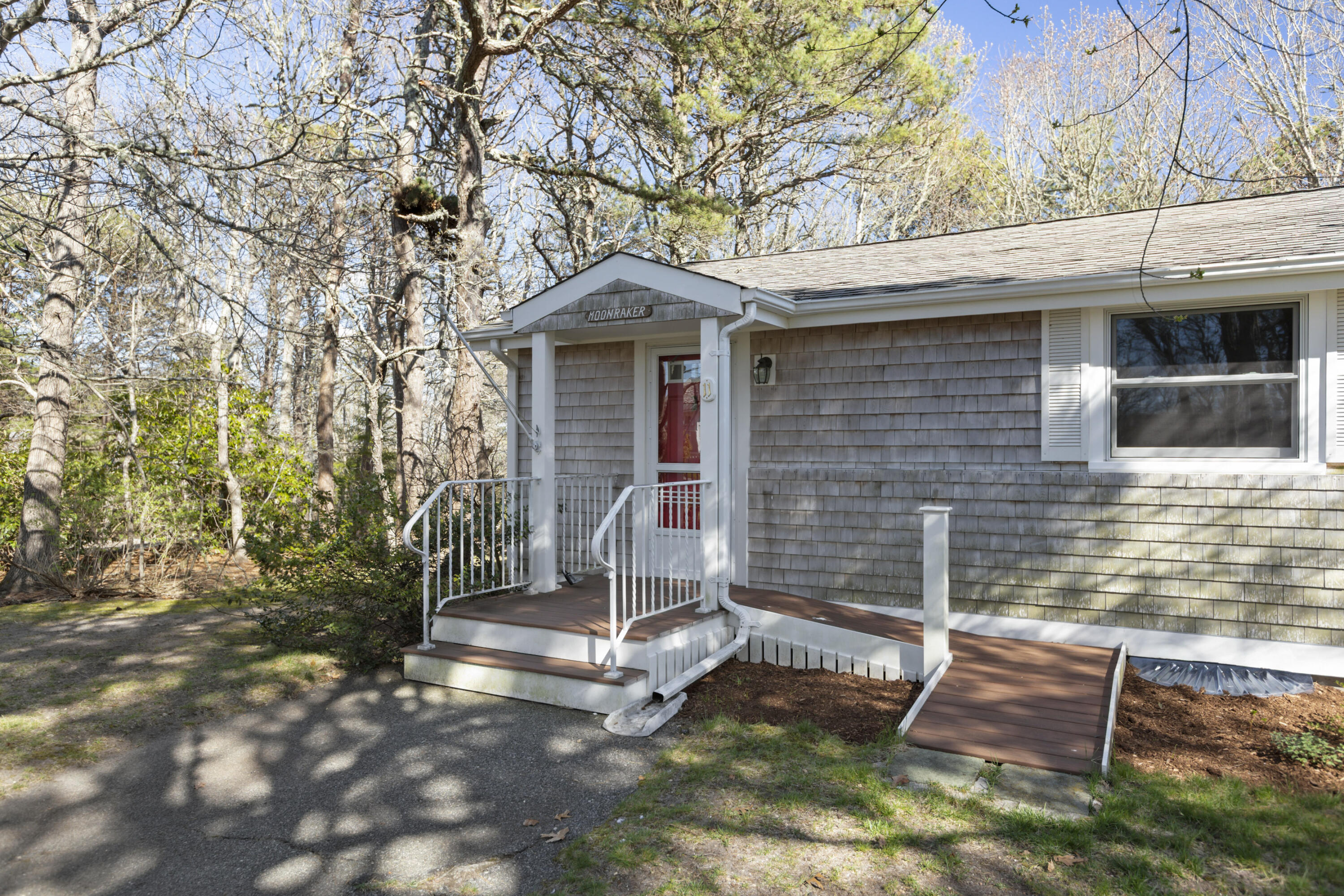6 Stanley Place Barnstable MA 02601