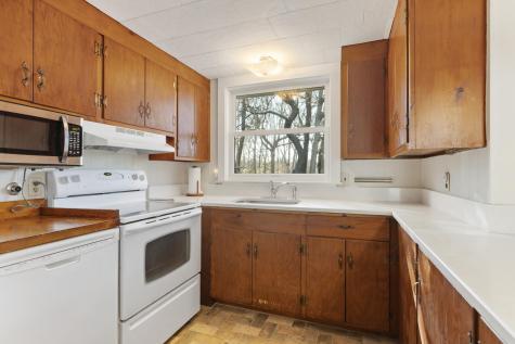 6 Stanley Place Barnstable MA 02601