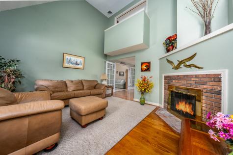 10 Oxfordshire Place Mashpee MA 02649